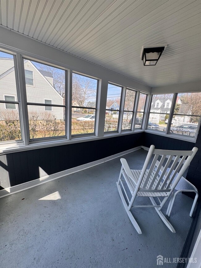 Building Photo - 127 Bentley Ave