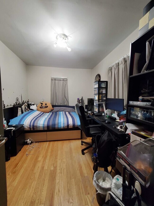 Building Photo - Large 5 bed in Allston