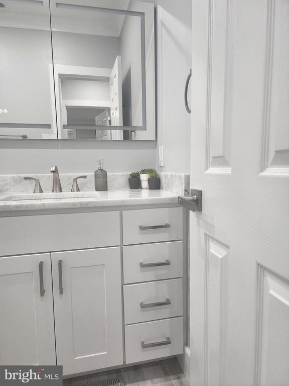 Building Photo - 255 S Pickett St