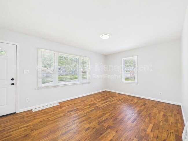 Building Photo - 10323 East 20th St S