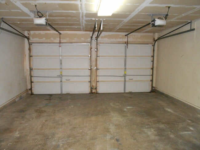 Building Photo - Charming 3-Bed Home with 1.5 Baths in Lubb...