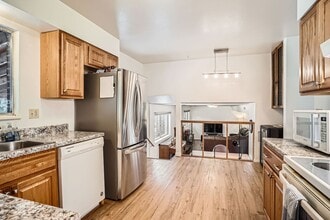 Building Photo - Piano & Pines 3 BDR Retreat