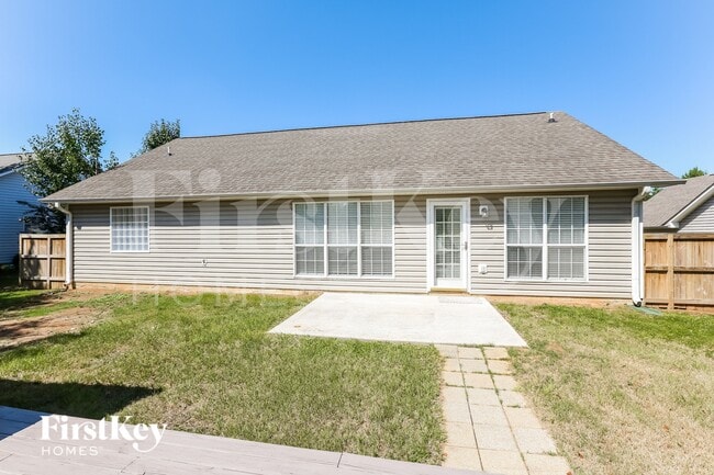 Building Photo - 200 Summer Hill Dr
