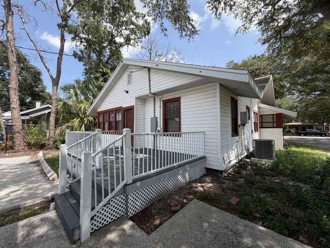 Building Photo - 2749 1st Ave N