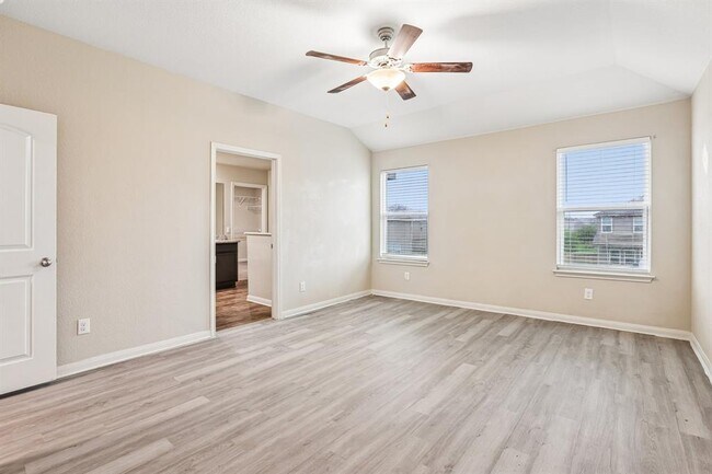 Building Photo - 117 Cherry Tree Ln