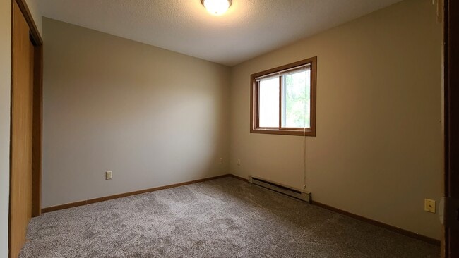 Building Photo - 353 Nicole Ln