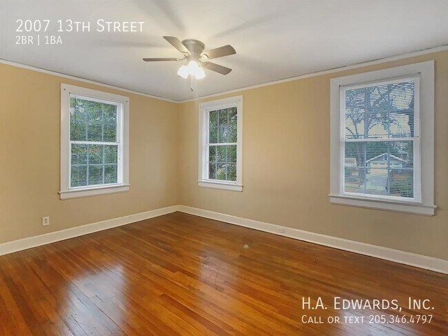 Building Photo - 2007 13th St