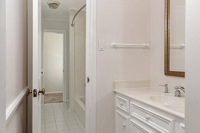 Building Photo - 7159 Kingston Cove Ln