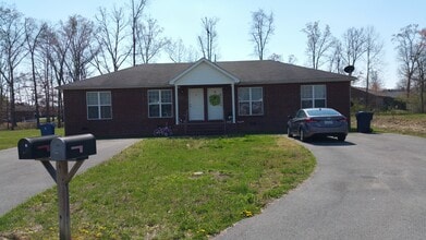 Building Photo - 117 Dixie Ct