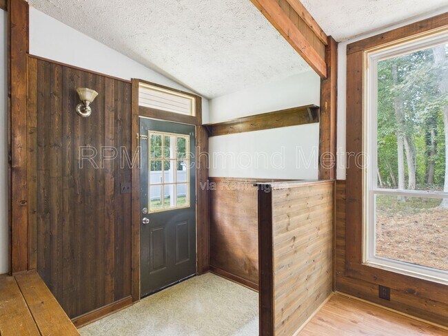 Building Photo - 11220 Sunfield Dr