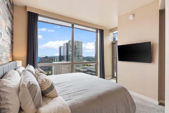 Building Photo - 10610 NE 9th Pl