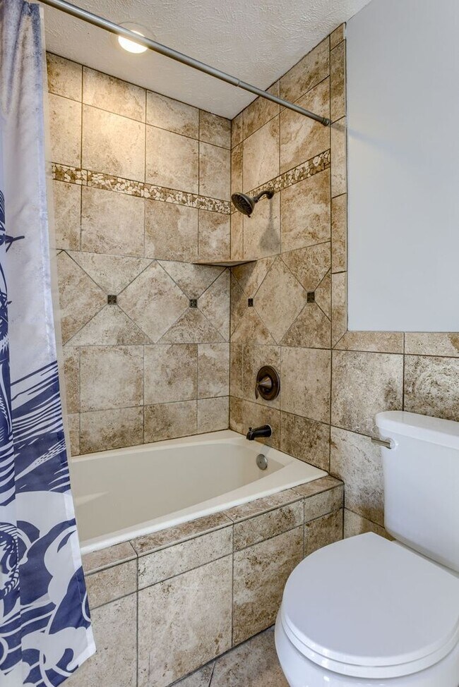 Building Photo - Spacious 5 Bed Fountain Hills Gem!!