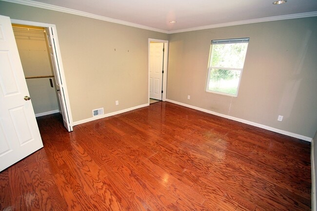 Building Photo - CHARMING 3 BED, 2 BATH SF HOME FOR RENT IN...