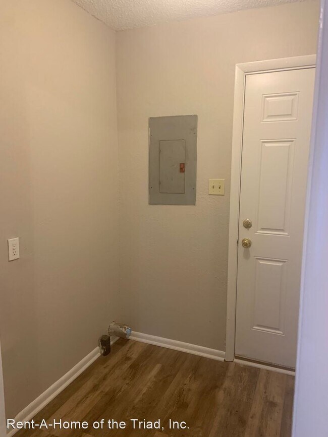 Building Photo - 3 br, 2 bath House - 820 Reid Street