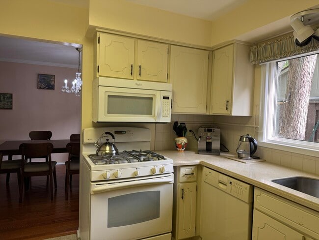 Building Photo - 4065 Justin Ct