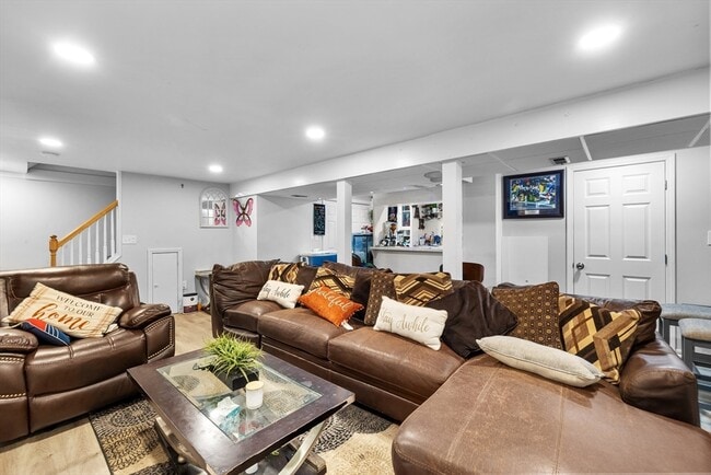 Building Photo - 223 Warren St