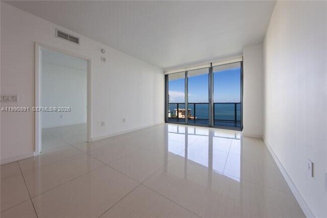 Building Photo - 460 NE 28th St