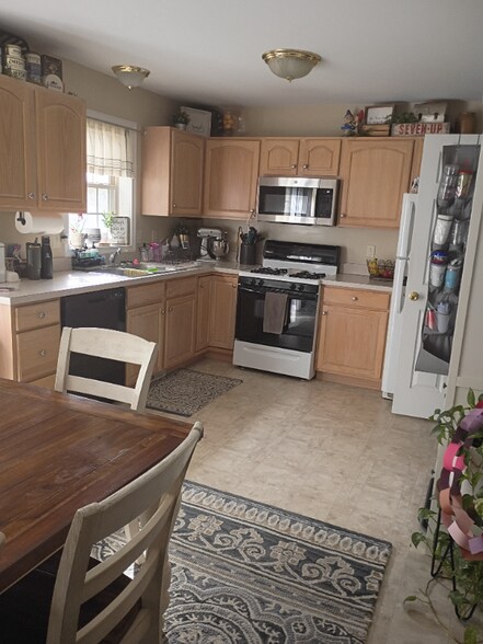 Building Photo - 428 Indian Rock Cir