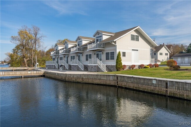 Primary Photo - 207 General Smith Dr