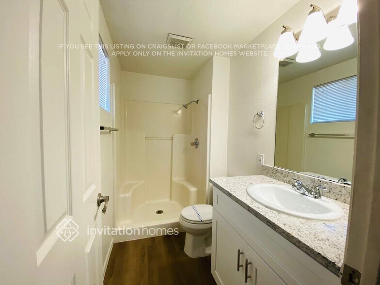 Building Photo - 2103 N Verano Way