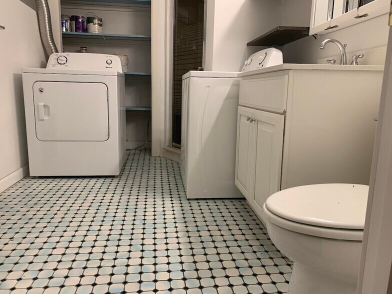 Building Photo - 39 Saint Paul St