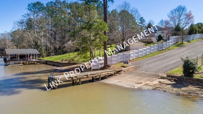 Building Photo - 7701 Elizabeth Way Dr