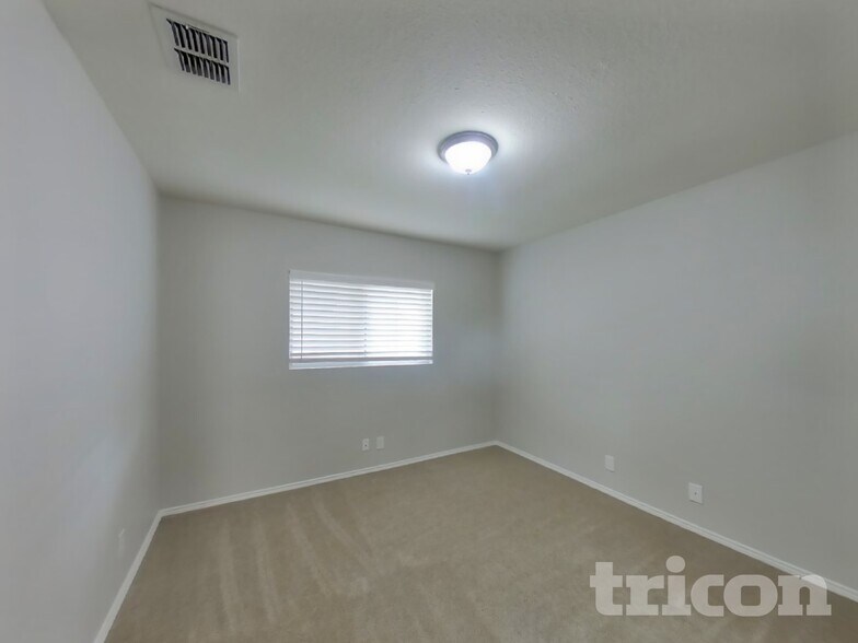 Building Photo - 8410 Stone Chase