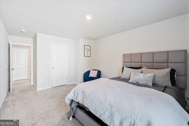 Building Photo - 191 Goodall Woods Dr