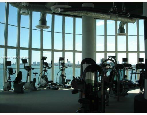 Building Photo - 1800 N Bayshore Dr