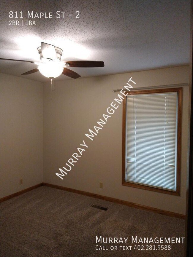 Building Photo - 811 Maple St