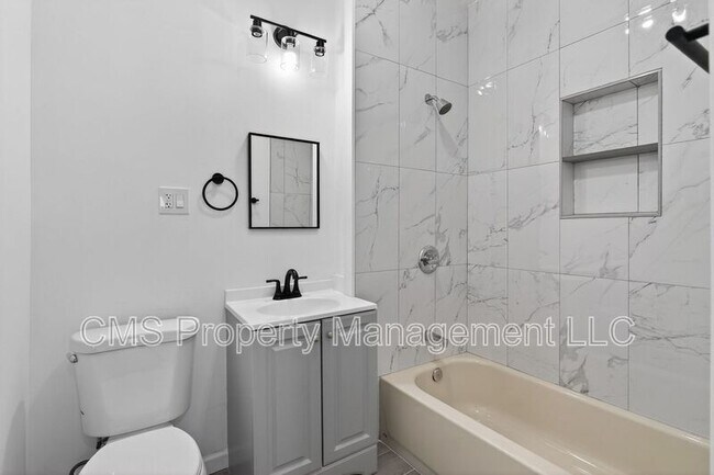 Building Photo - 378 Grand St