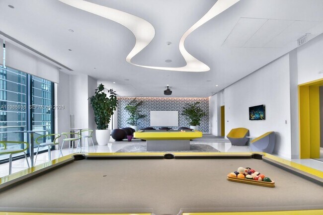 Building Photo - 501 NE 31st St