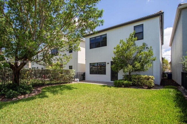 Building Photo - 635 NE 191st Terrace