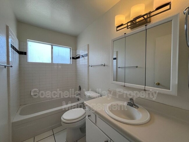 Building Photo - 550 El Cielo Rd