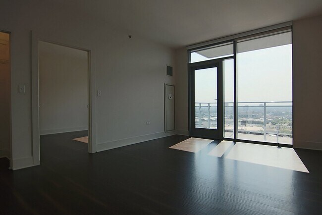 Building Photo - 1460 N Halsted St
