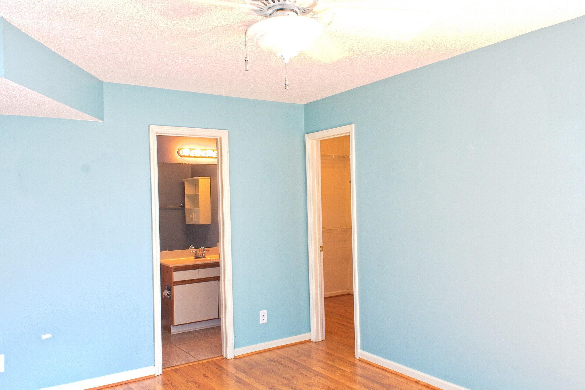 Building Photo - 2269 Essex Dr