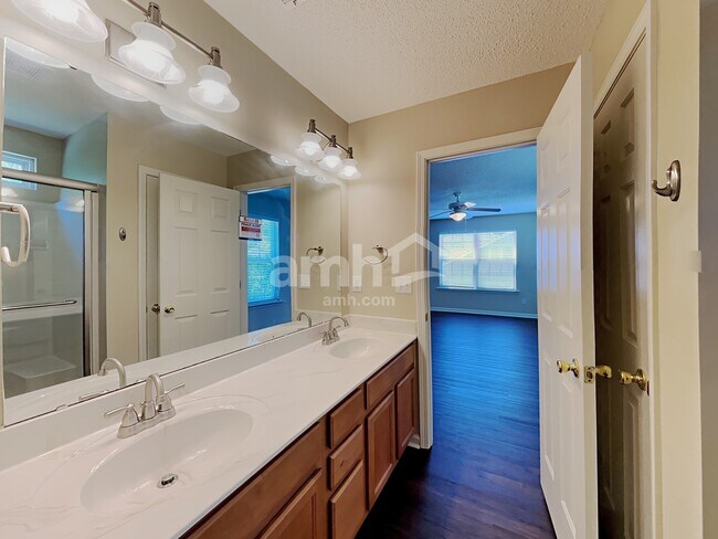 Building Photo - 347 Dogwood Creek Pl