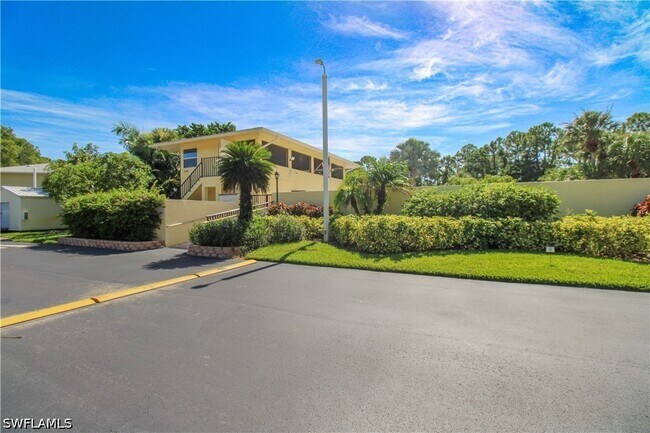 Building Photo - 28280 Pine Haven Way