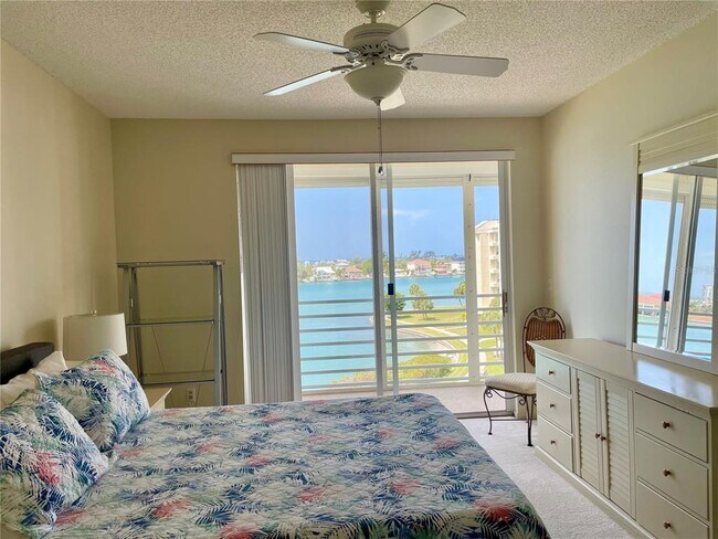 Building Photo - 7872 Sailboat Key Blvd S