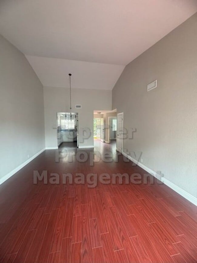 Building Photo - Stunning 3-Bed, 2-Bath Carlsbad End Unit f...