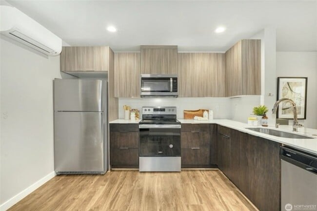 Building Photo - 4bd/2.75ba Seattle Townhome