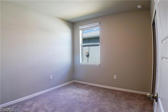 Building Photo - 44229 Saddlewood Ct