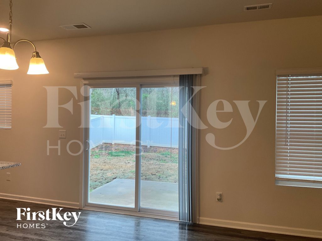 Building Photo - 9518 Hamel St