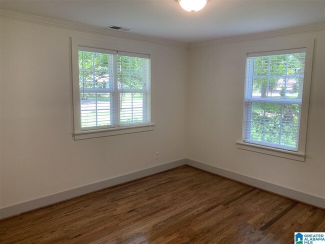 Building Photo - 808 Kingsbury Ave