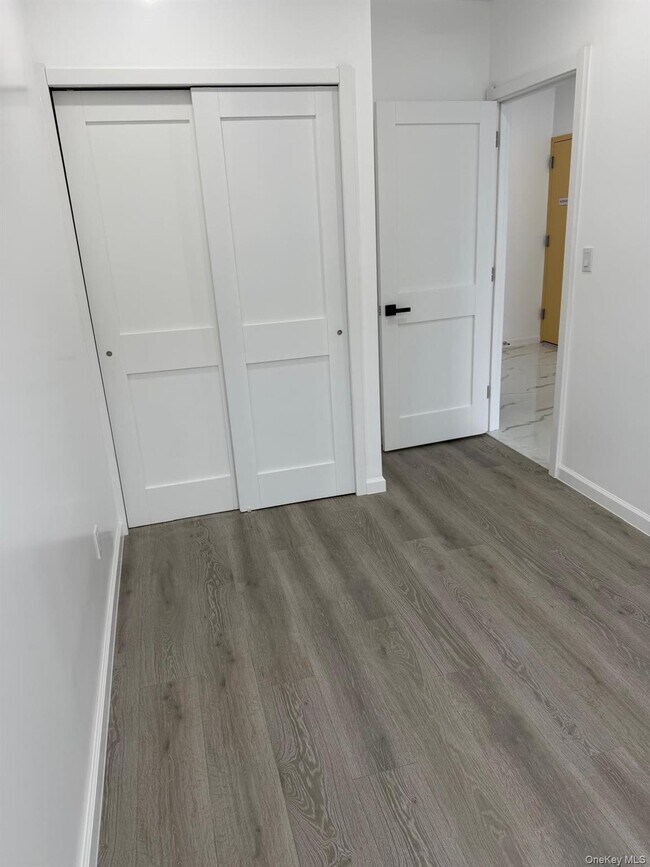 Building Photo - 86-05 Britton Ave