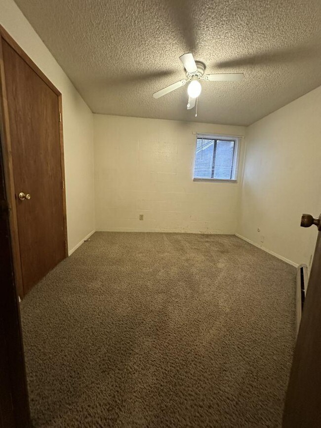 Building Photo - 2 bedroom in Billings MT 59102