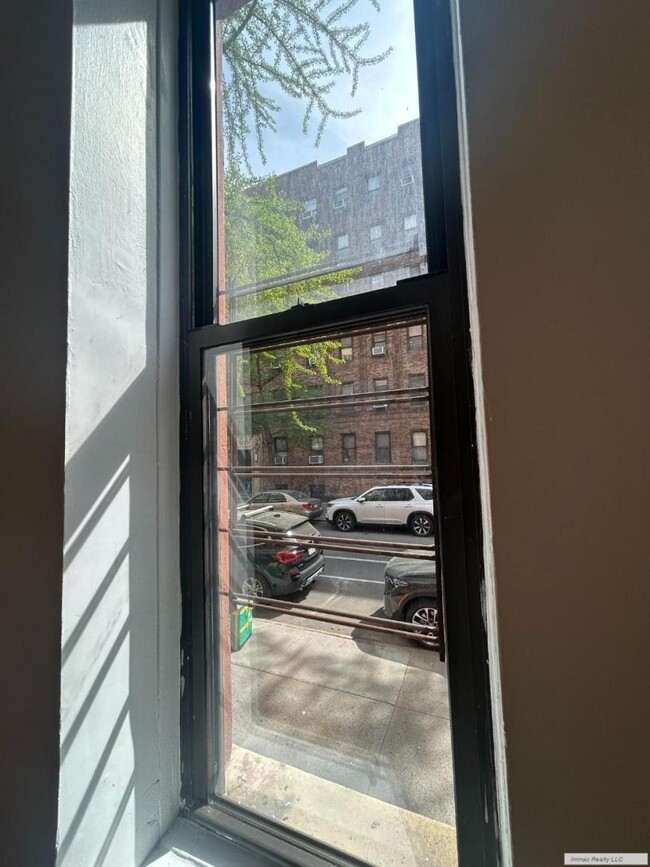 Building Photo - 0 bedroom in New York NY 10075