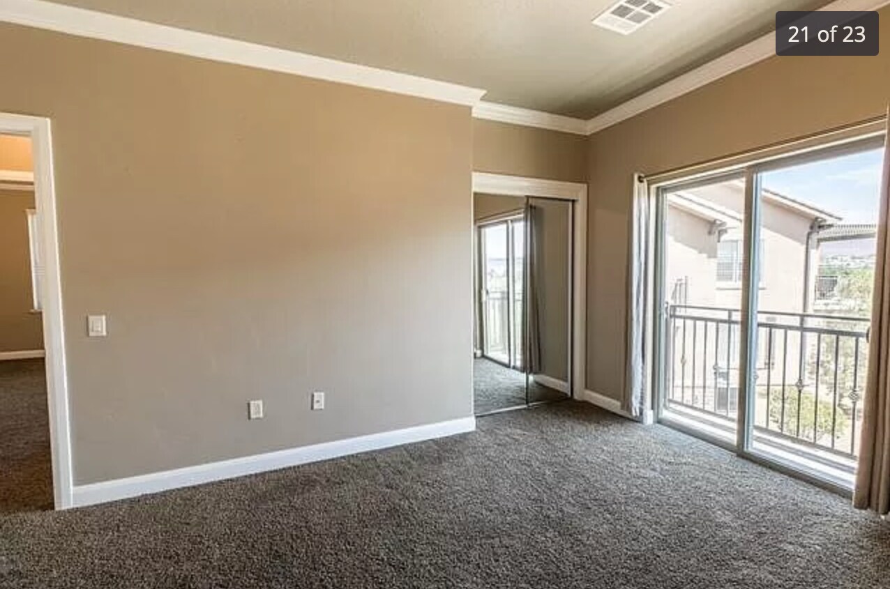Building Photo - 810 S Dixie Dr