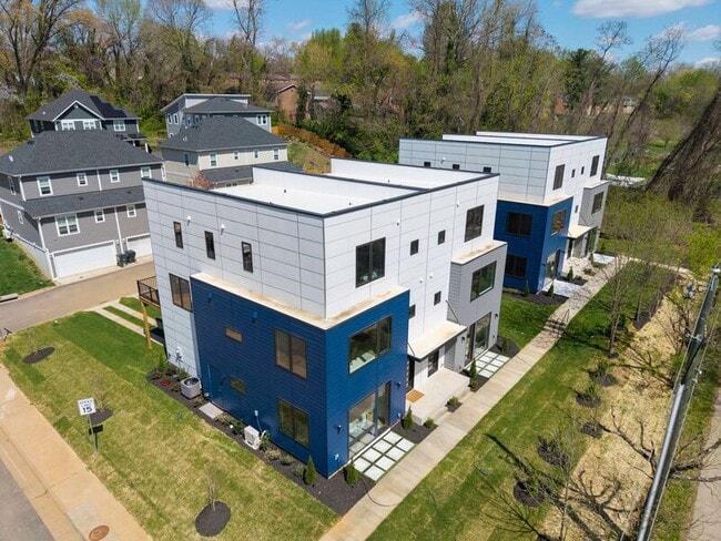 Building Photo - 981- 987 Fifth Street SW