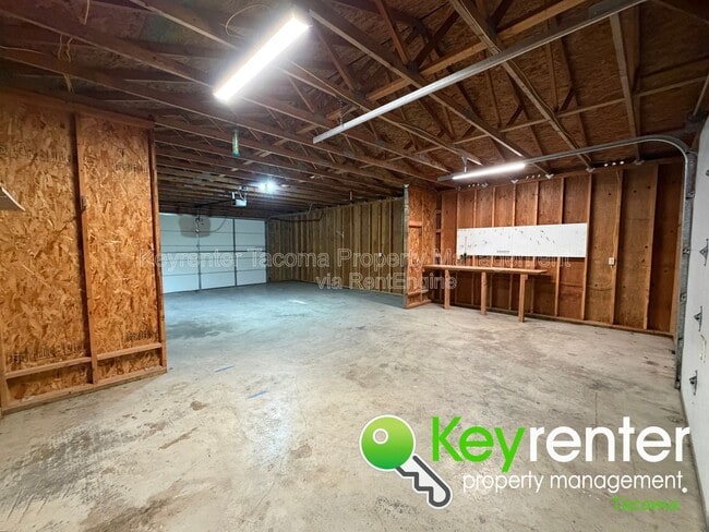 Building Photo - 121 349th St S